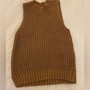 Abercrombie & Fitch sleeveless sweater vest - size small, tan/brown